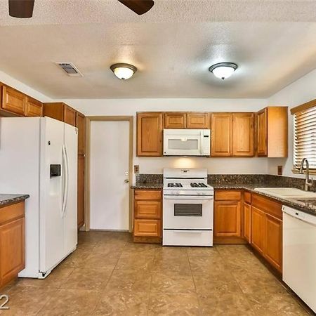 Centrally Located Spacious Vacation Hom 13 M Strip Лас Вегас Екстериор снимка