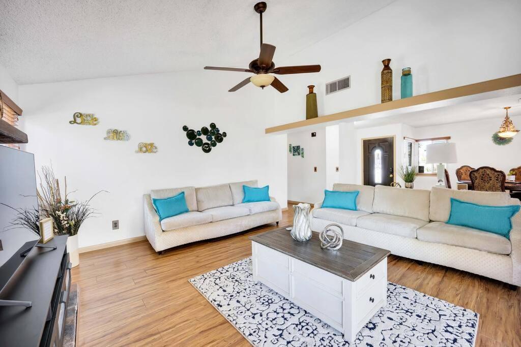 Centrally Located Spacious Vacation Hom 13 M Strip Лас Вегас Екстериор снимка