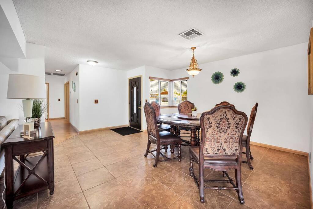 Centrally Located Spacious Vacation Hom 13 M Strip Лас Вегас Екстериор снимка