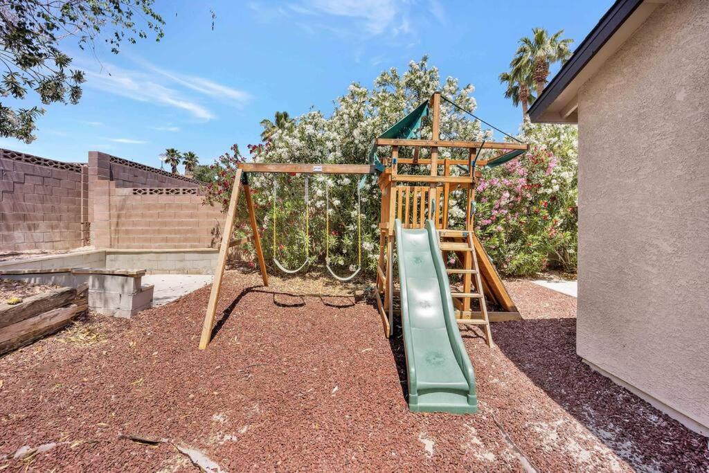 Centrally Located Spacious Vacation Hom 13 M Strip Лас Вегас Екстериор снимка